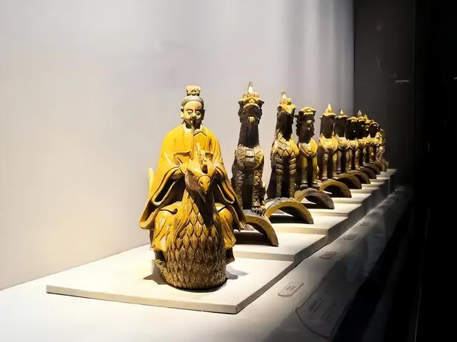 故宫百年大展，10小时排队看两眼《清明上河图》，抢票3天值吗？