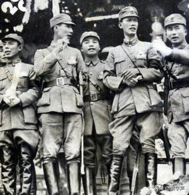 寒门裁缝逆袭抗日军长，蔡廷锴淞沪布奇阵，凳子战让日军陷绝境