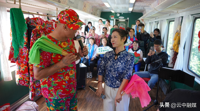 阿尔山号旅游列车：穿行绿水青山的浪漫之旅