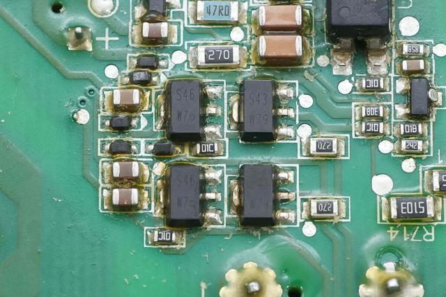 重达18斤的大块头，内部全是灰，麦格米特15kW充电模块拆解