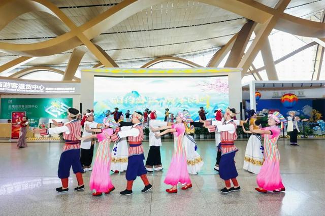 “怒江浪潮——文旅创意快闪”活动在昆明长水机场圆满落幕