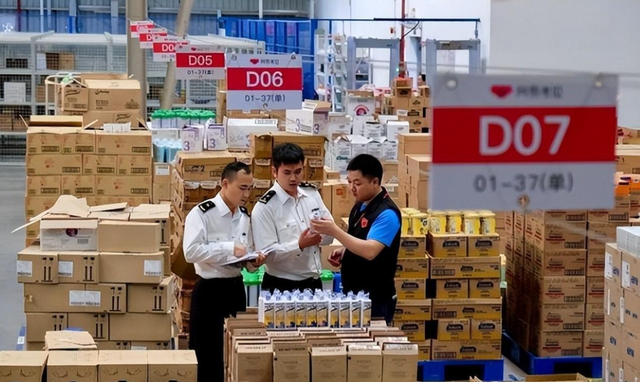 美国上半年货物贸易出口额7805亿美元，再看中国	，差距不是一般大