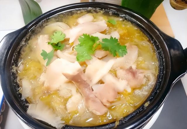 北京4男子到辽宁旅游，途经葫芦岛吃饭喝酒，结账时为何潸然泪下