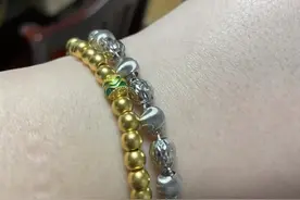 女性长期戴铂金好还是黄金好？黄金vs铂金优缺点图片