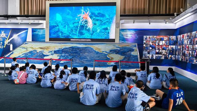 省科技馆“科普引擎蔚蓝寻踪”主题研学活动圆满落幕