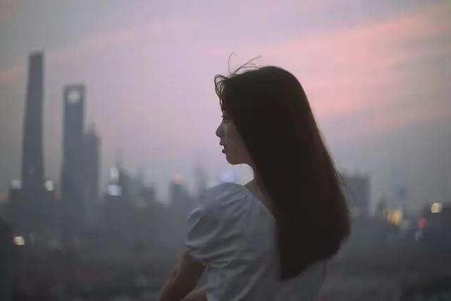 惊人的因果关系：男女之间，一旦发生暧昧关系，一辈子也忘不了