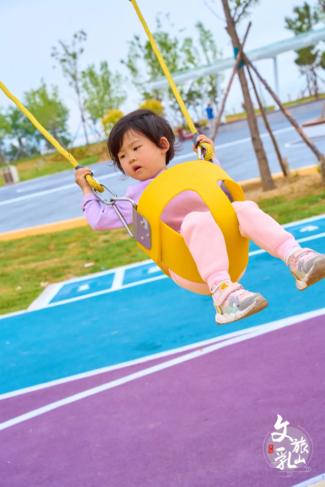 「冬游乳山」在大学里对话世界，在烟火中拥抱海风