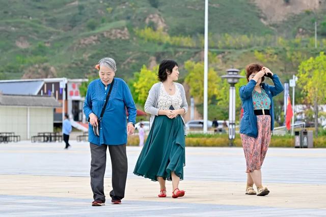 双节奔赴“湾”美奇境！石楼黄河奇湾，一眼入魂的打卡盛宴