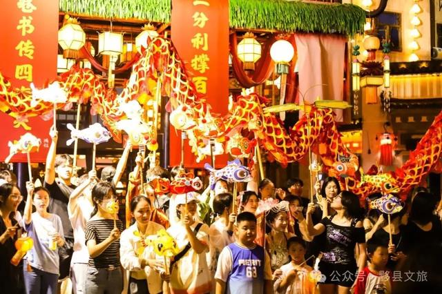 这场“天天见”的非遗夜游，藏着黟县夏夜所有浪漫 | 皖美夏日