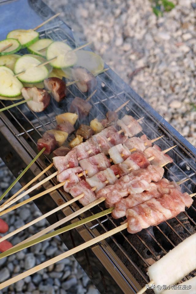 成都周边的“新西兰”牧场，看奶牛、喂萌宠、吃烧烤，被自然治愈