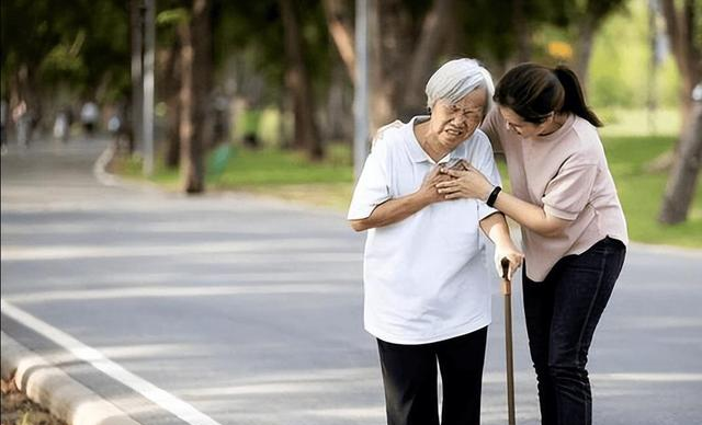 “快走30分钟”被推翻了？提醒：过了55岁，运动要做到这5个关键