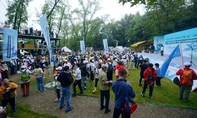 山水为卷，非遗为韵丨2025“环浙步道 登甬十峰”奉化站燃情开跑