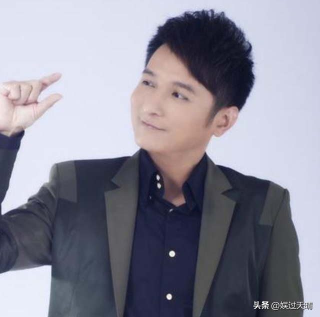 从主持人到“精神病”，48岁的李维嘉消失多年，近况再出令人唏嘘