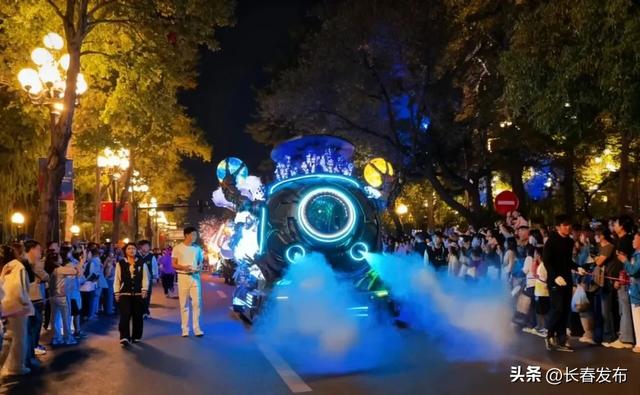 长春人潮涌动共绘节日盛景