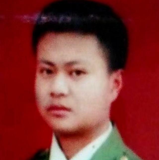 2003年，湖南小伙爱上二婚，还大他24岁的大妈，恋爱21年如今咋样