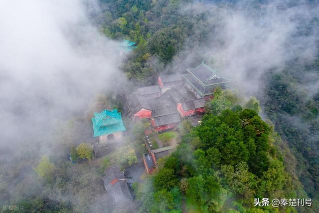 武当探秘：三诏玄岳雨，一诺悬宫魂