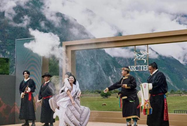 始祖鸟“炸山”致敬登山故事，做法遭质疑，如何扭转负面形象？