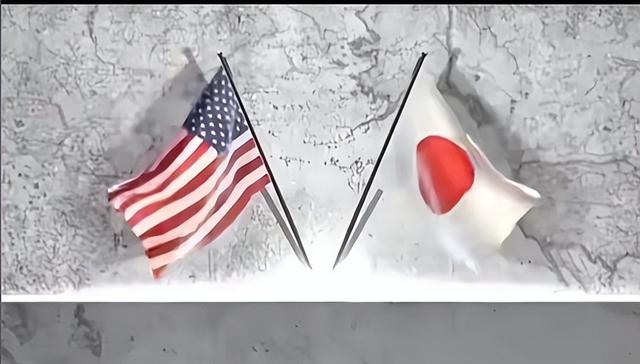 高市遭背刺？中日军机对峙后，美翻珍珠港旧账，逼日拿5500亿投资