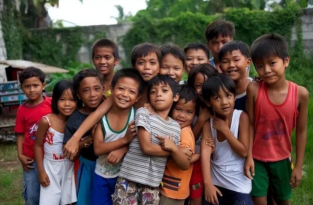 这个东南亚小国从不避孕，人口已经过亿，是全球最开放的国家​