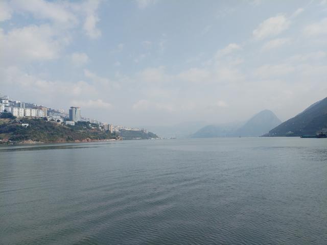 鄂渝行第三天：小红船.瞿塘峡.巫山.神女天路