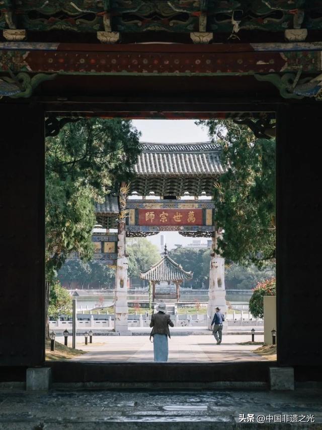 云南建水——千年临安古城 ：中国最后一座活着的古城！