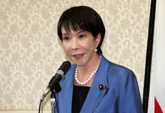 12架日机挂满导弹，对辽宁号发动模拟打击？日本该庆幸这不是实战