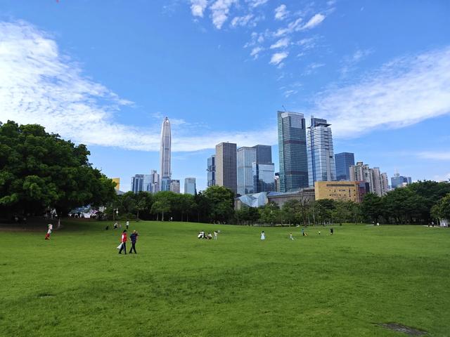 到深圳旅游必逛的公园，深圳莲花山公园究竟有多美？