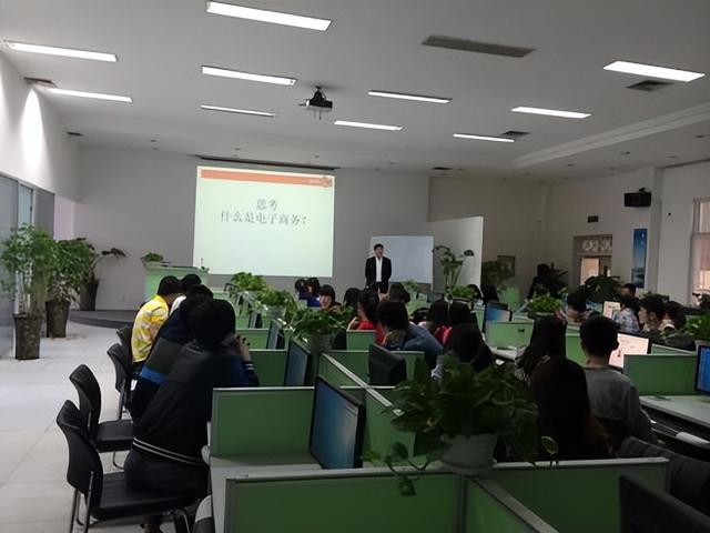 一分钟了解大学本科专业——软件工程