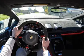 🚗 外国山路狂飙！第一视角驾驶兰博基尼的极致体验！ 🏞️图片