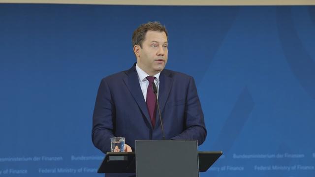 日本话音刚落，又一国介入台海，专机已经离华，要逼中国做3件事