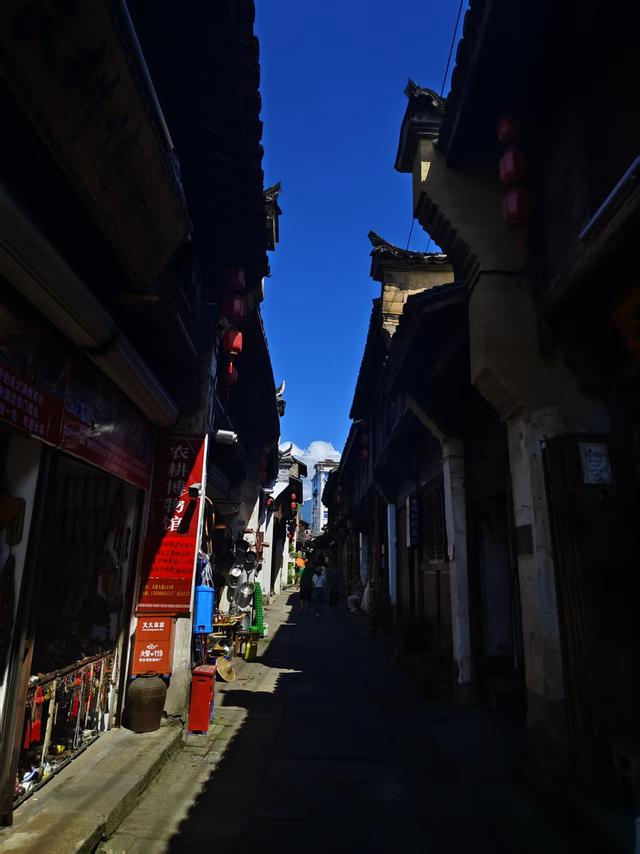 松阳不止有老村落，还有可以躺平、喝茶、吹风的老街