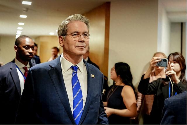 美子弹已上膛，美财长通知中国交出稀土，话音刚落，中方停购大豆