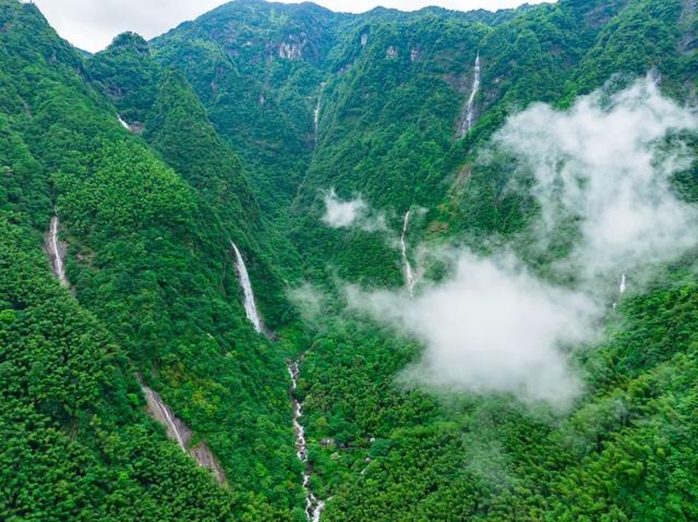 外交男神赵立坚向全球推荐明月山!
