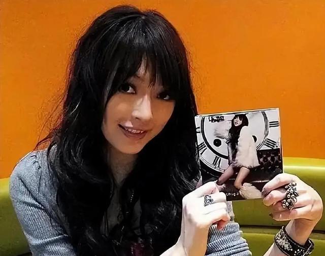 16岁已是人间尤物	，4年换20个男人，找到老实人接盘后收心做人妻