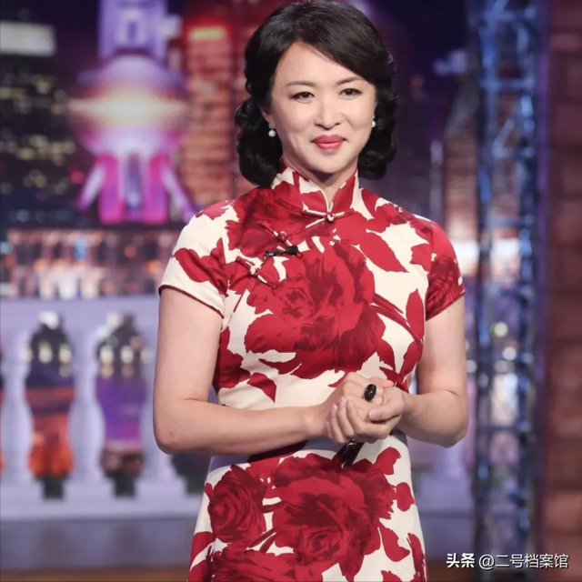 面相变了！逃到国外半年多，58岁金星近照曝光，早年风光已然不再
