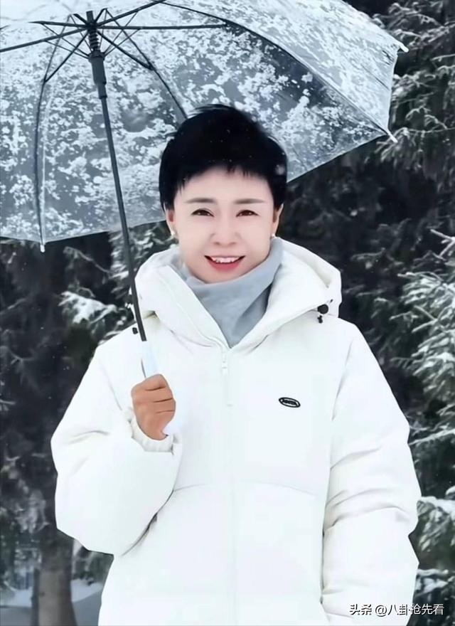 贺娇龙离世仅5天	，担心的事发生，新华社悼念为她正名，遗愿曝光