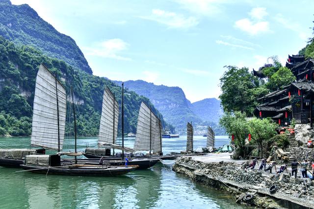 龙津溪上有帆影