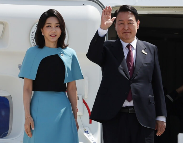 一周拒捕两次，10个壮汉都制不住，韩国前总统尹锡悦彻底丢掉了自己的体面，现场究竟有多夸张？