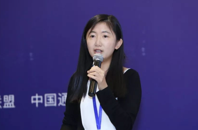 争议缠身仍加码！美女投资人任月之暗面总裁，押注AI战场定输赢？