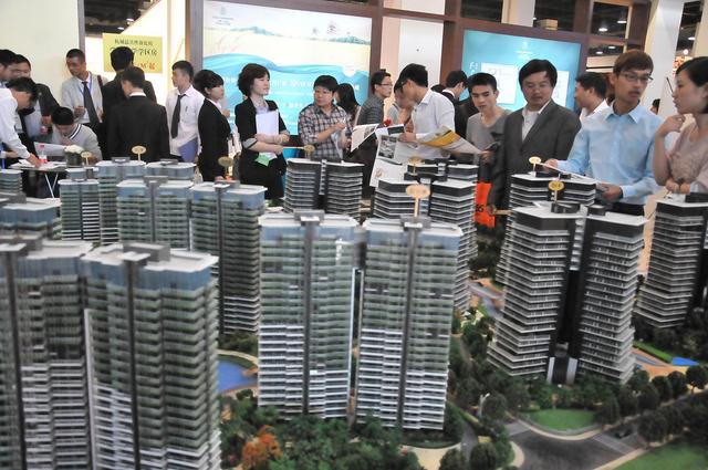 曹德旺预言成真了？我国二三十层的电梯房，或将面临同一个结局？