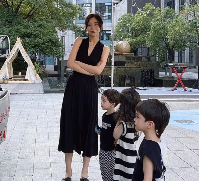 “买英国精子生3娃”的山东女人，7年后现状曝光：她后悔了吗？