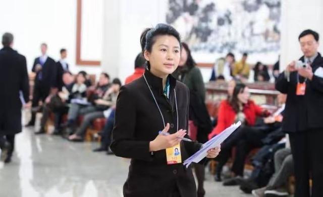 善恶终有报，57岁央视女主持王小丫，原来早已经走上另一条大路