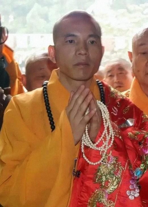 释永信落幕刚四个多月，遭暗访的释印乐，竟让他再次成了笑柄