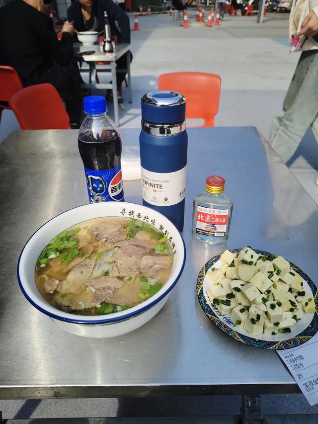 徒步穿越西流湖，赏秋正当时