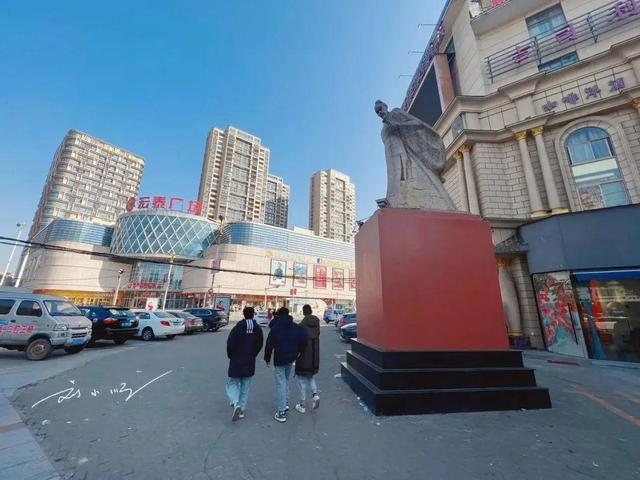 湖北这座“最年轻”的县级市，人口超百万，却至今不通火车？