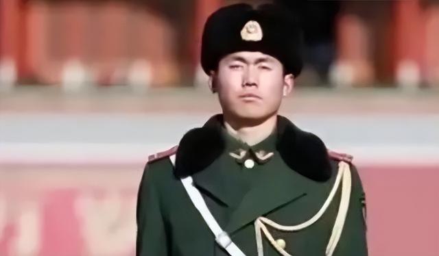 天安门最帅升旗手张自轩转业后，现状十分罕见，如今他后悔了吗？