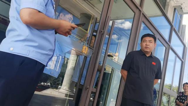 盲人企业家帮县政府垫资千万收不回