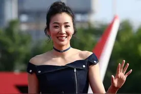 女篮最美赵爽，生娃后依旧漂亮，34岁转型成功，家庭美满图片