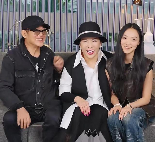 李连杰“返老还童”事件	，走向越来越玄乎，难怪向太坐不住了！