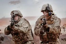 2023美军薪资最大涨幅！一名美国大兵,1个月国家会发放多少薪资？图片